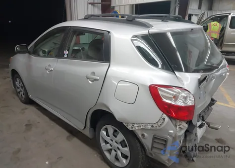 2013 Toyota Matrix S z USA, uszkodzony, nr VIN 2T1LE4EE0DC023235